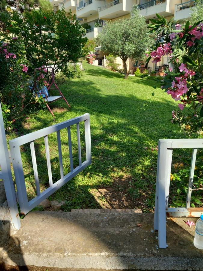 κοντά στην κλινική αγ λουκα Apartamento Tesalónica